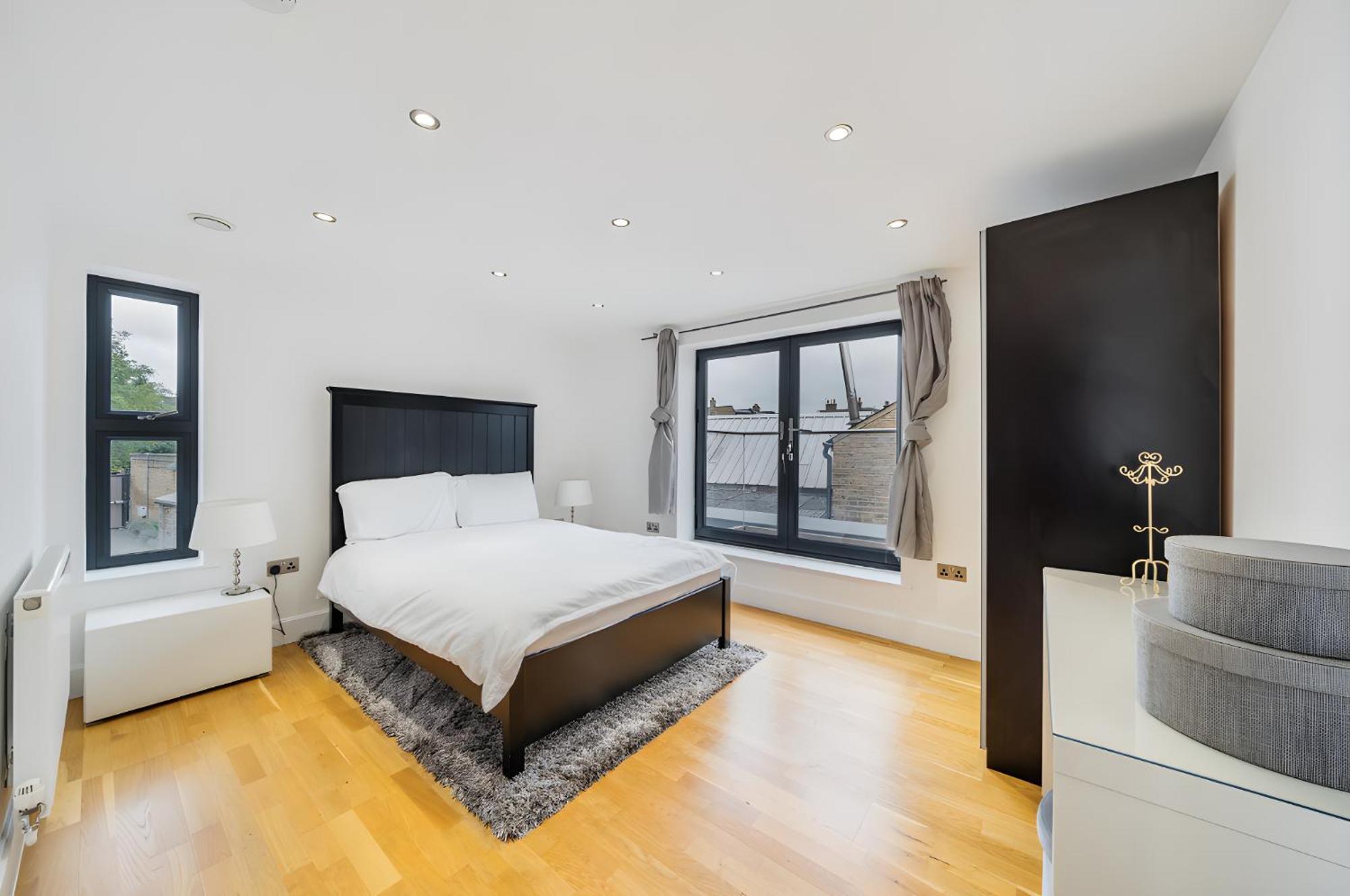 Modern Blackheath Home Лондон Екстериор снимка
