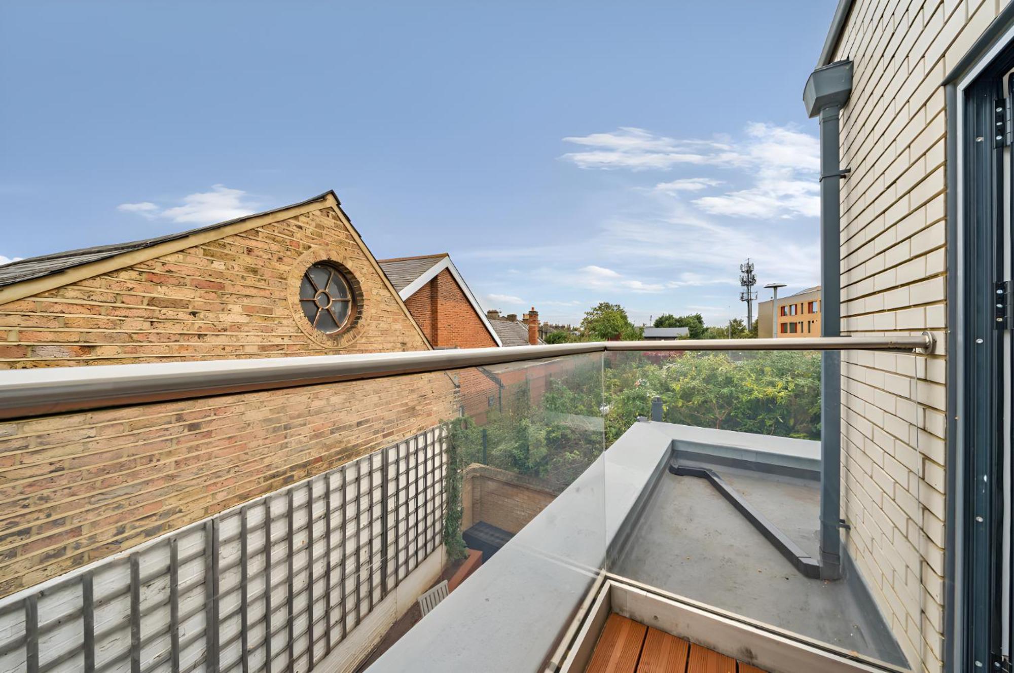 Modern Blackheath Home Лондон Екстериор снимка